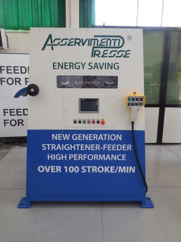 New high performance straightener-feeder unit